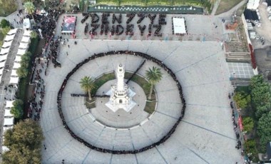 İzmir'de “7’den 77’ye İzindeyiz” koreografisi