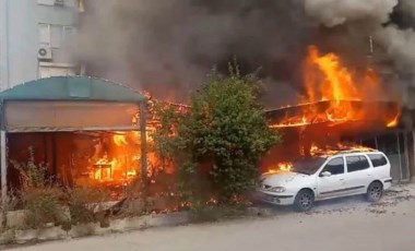 Antalya'da boş binada çıkan yangın itfaiye ekiplerince söndürüldü