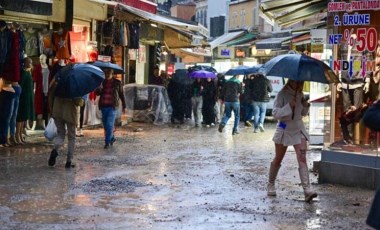 İzmir'de sağanak hayatı olumsuz etkiledi