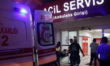 Mardin’de hafif ticari araç ile otomobil kafa kafaya çarpıştı: 2’si ağır 6 yaralı