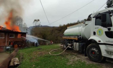 Bartın’da çıkan yangında 2 ev kül oldu