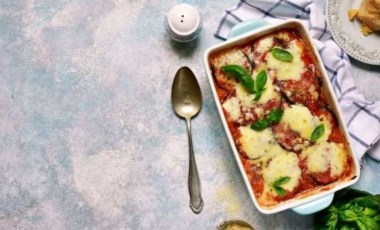 Melanzane Alla Parmigiana nasıl yapılır? Püf noktalarıyla Melanzane Alla Parmigiana tarifi...