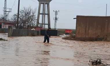 Mardin'de sağanak: 100 evi su bastı, istinat duvarı yıkıldı