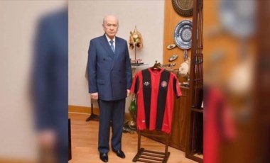 Eski Beşiktaşlı Devlet Bahçeli'den Fatih Karagümrük'ün stadyum projesine destek!