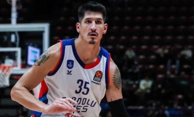 Anadolu Efes'e, Derek Willis'ten kötü haber