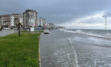 Yalova'da deniz ile kara birleşti: İDO seferleri iptal