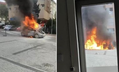 Üsküdar'da seyir halindeki otomobil alev alev yandı