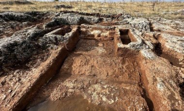 1800 yıllık tarihi eser Perre Antik Kenti'nde yapılan kazı çalışmalarında keşfedildi...