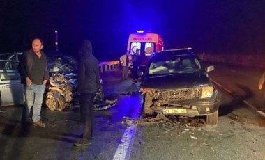 Kırklareli'nde feci kaza... Otomobil ile kamyonet çarpıştı: 3 ölü, 2 yaralı