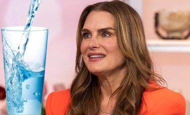 ABD'li yıldız Brooke Shields sudan zehirlendi, nöbet geçirdi