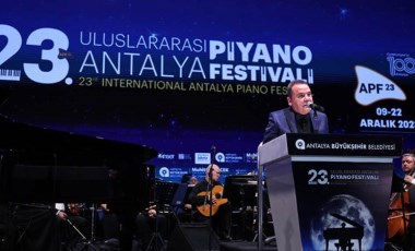 Uluslararası Antalya Piyano Festivali, Selda Bağcan ve Fahir Atakoğlu ile coşkulu açılış yaptı