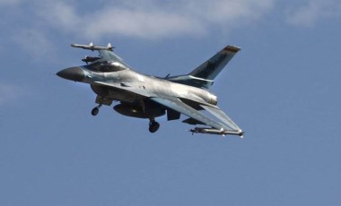 ABD'ye ait F-16 savaş uçağı düştü