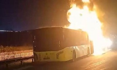 Seyir halindeki İETT otobüsünde yangın!