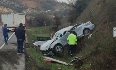 Bursa'da otomobil şarampole uçtu: 2 yaralı!