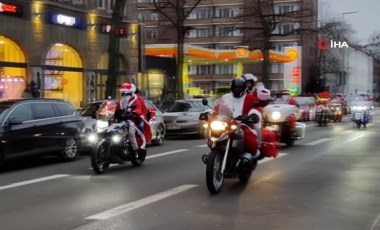 Almanya'da Noel Baba kılığında motosikletli yoksulluk protestosu