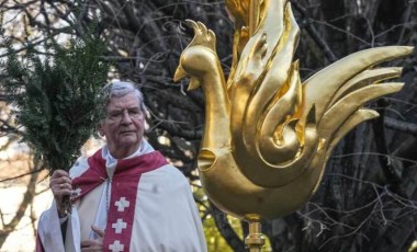 Notre Dame'ın tarihi simgelerinden biri geri döndü