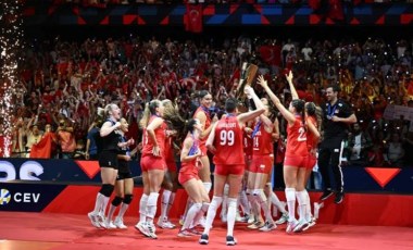 Cumhuriyet'in 100. yılında voleybola Türk damgası!