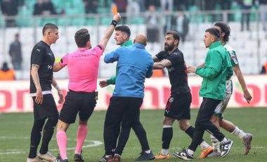 TFF 2. Lig'de saha karıştı: 5 futbolcu kırmızı kart gördü!