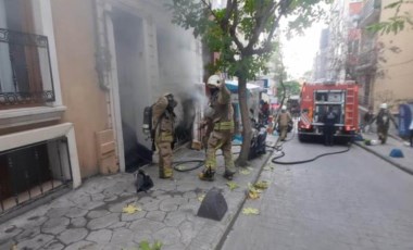 Beyoğlu'nda korkutan yangın!