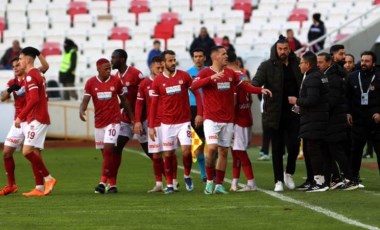 Sivasspor evinde ilk galibiyetini aldı! Sivasspor 1-0 İstanbulspor