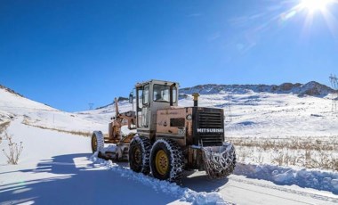 Van'da 272 yerleşim yerinin yolu kardan kapandı