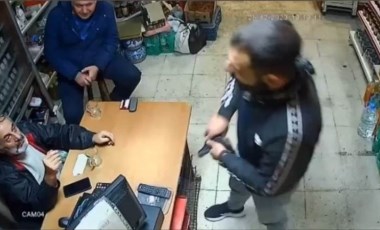 Yer Adana... Silah gösterip masadaki paketten 2 sigara alıp kaçtı