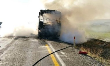 Yolcu otobüsü seyir sırasında alev aldı!