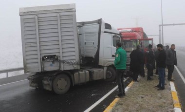 Zincirleme trafik kazası nedeniyle Ağrı-Van karayolu ulaşıma kapandı