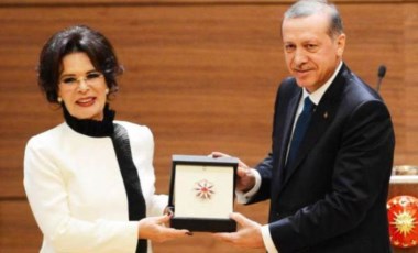 Hülya Koçyiğit'ten AKP’ye ve Erdoğan’a övgü seli!