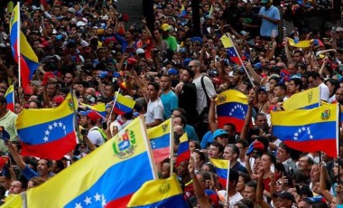 Venezuela'da çok sayıda muhalif hakkında yakalama kararı