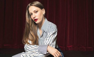 Serenay Sarıkaya: 'Annem ve babamın boşanması bana çok şey öğretti'