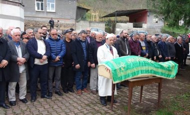 Makam odasında kalp krizinden ölen doçent, toprağa verildi