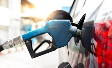 Akaryakıtta tabela değişti! Motorinin ardından benzine de indirim pompaya yansıdı: 9 Aralık 2023 güncel benzin motorin ve LPG fiyatları...