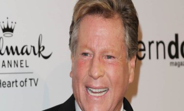 Hollywood efsanesi Ryan O'Neal hayatını kaybetti