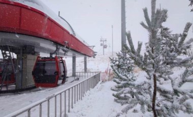 Erciyes Kayak Merkezi'ne kar yağdı