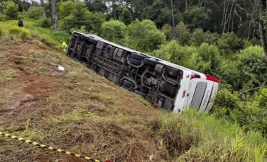 Brezilya'da otobüs devrildi: 7 kişi öldü