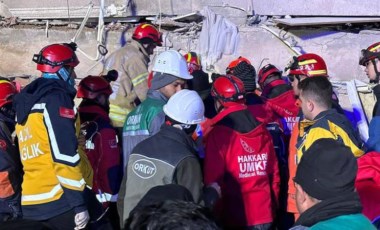 Hatay'da mucize: Baba ve 5 yaşındaki kızı 90. saatte kurtarıldı