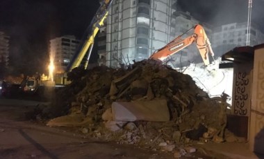 Gaziantep'teki yıkılan binada 'kolon kesildi' iddiası