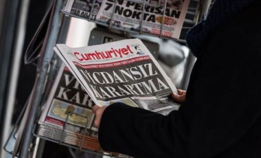 Türkiye’nin en güvenilir gazetesi Cumhuriyet aracılığıyla yardımlarınız depremzedelere ulaştırılıyor