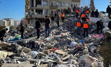 Isınmak için girdiği lokantada ikinci depreme yakalandı, yaşamını yitirdi