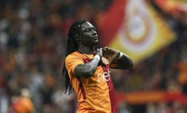 Bafetimbi Gomis, depremzede Ege'ye mesaj yolladı: Acıları paylaşarak azaltabiliriz