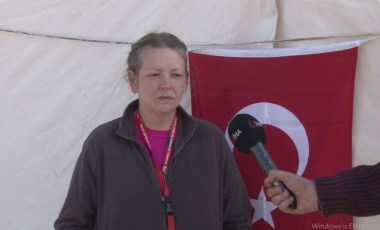 Afet bölgesine giden tur rehberi Elena Öksüz: Sanki kendi ailenin bir üyesi kurtulmuş gibi bir hissi var