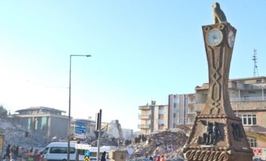 Adıyaman'da kentin simgesi Saat Kulesi'ndeki saatler 04.17'de durdu