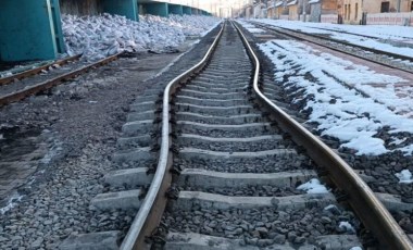 Deprem Adıyaman'daki tren raylarını büktü