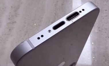 Özel yapım iPhone 12: Hem USB-C, hem de Lightning var