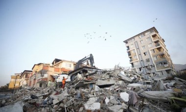 Diyarbakır'da 2 müteahhit yaptıkları binanın enkazında kalarak hayatını kaybetti