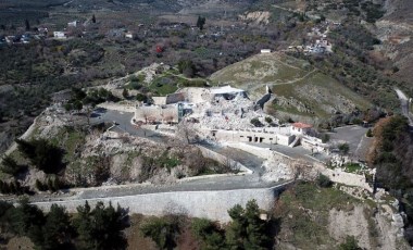 Hatay'da Darb-ı Sak Kalesi ve Bayezid-i Bistami Türbesi yıkıldı