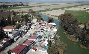 Antakya'da evler Asi Nehri'ne kaydı: 'Cehennem gibiydi, yerden su fışkırıyordu'