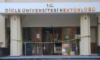 Depremde hasar oluşan Dicle Üniversitesi rektörlük binası boşaltıldı