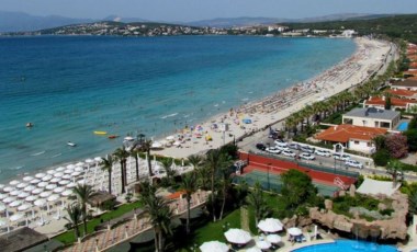 Çeşme'deki otelciler depremzedelerin istihdamı için harekete geçti